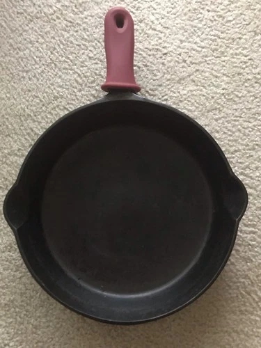Vintage GRISWOLD #10 Cast Iron Skillet / Pan & Grill Press