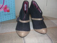 POETIC LICENCE Anthropology Open For Business Fabric Pump 9.5