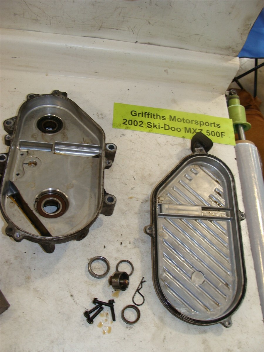 2002 01 SKI DOO MXZ 500F fan zx chassis chaincase chain case cover