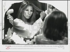 1996 Press Photo Barbra Streisand in a scene from "The Mirror Has Two Faces."