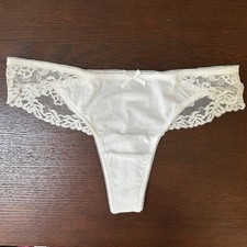 VTG Frederick  s Of Hollywood Thong Panties Size S White Floral Lace Bride - NWOT