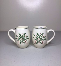 Lenox Holiday Cocoa Mug Set of 2 18oz Holly Berry Christmas