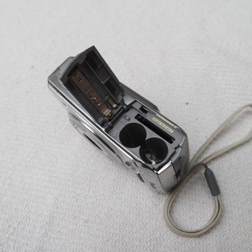 Fujifilm FinePix A920 9.0MP 4x Zoom Compact Digital Camera - Read Description - Picture 10 of 13