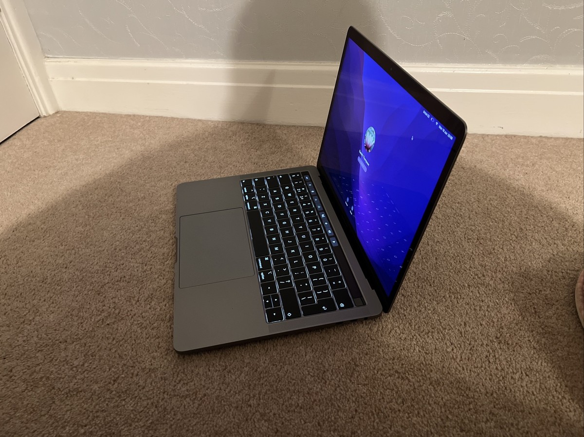 2019 Apple MacBook Pro 13in (1TB SSD, i7, 16GB) laptop Space
