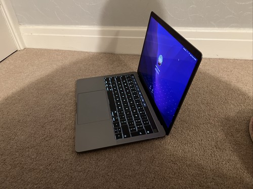 2019 Apple MacBook Pro 13in (1TB SSD, i7, 16GB) laptop Space Grey - Barely Used - Picture 2 of 4