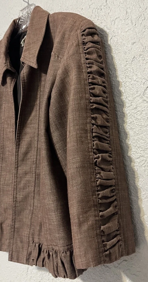 Mujer Grande Dressbarn Marrón Forrado Traje de Trabajo Chaqueta Blazer Frente Abierto Volantes Foto 4 de 4