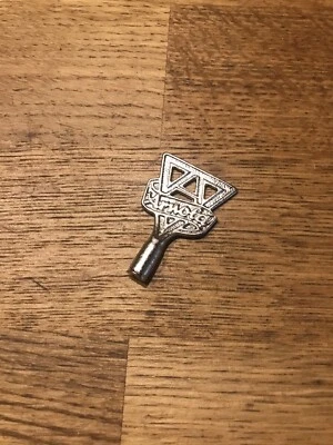 Clef pour jouets tôle ARNOLD Jeep, Rameur Autres Carré de 2,2mm - Photo 1/2