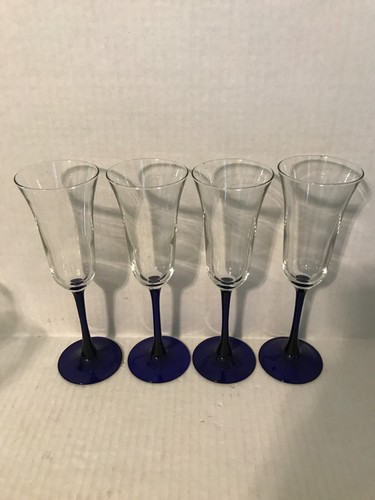 SET OF FOUR CHAMPAGNE FLUTES WITH CLEAR TOPS AND COBALT BLUE STEMS 8-½" HIGH - Picture 5 of 10