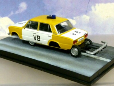 1/43 DIECAST JAMES BOND 007 LADA 1500 POLICE CAR THE LIVING
