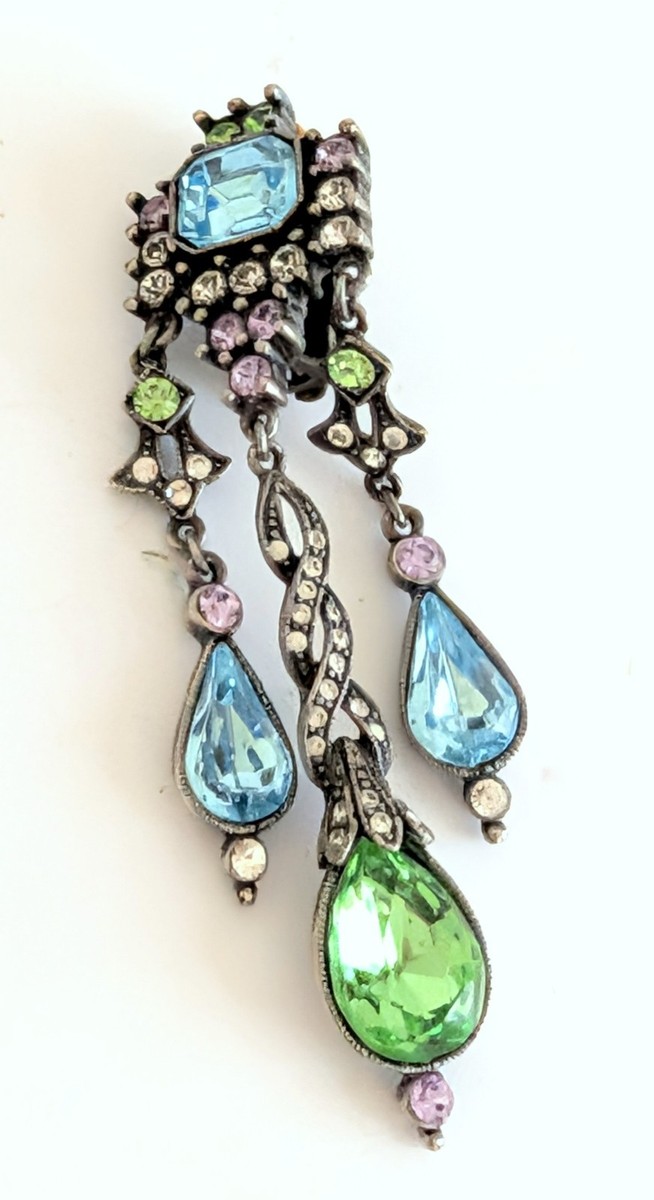 Beautiful Vintage Ben Amun Long Rhinestone Dangle Clip Earrings View 2