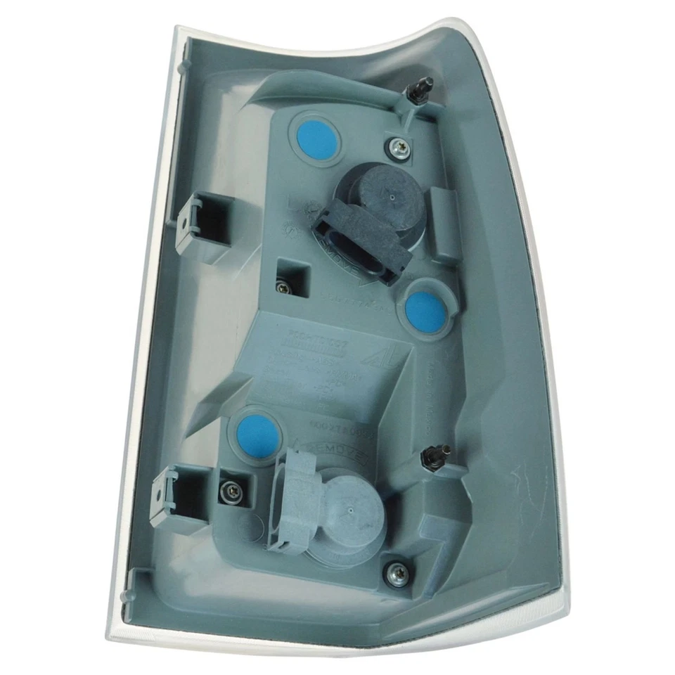 Nuevas soluciones de repuesto de luces traseras lado del conductor para 06-09 Mitsubishi Raider Foto 4 de 4