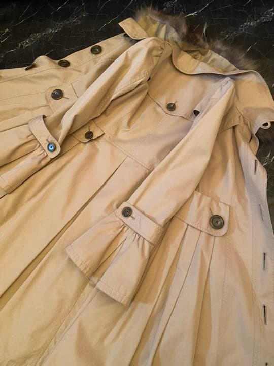 Burberry   Trench Coat Beige thumbnail 3