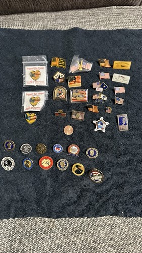 Vintage American Flag Lot Of 35 Patriotic USA Lapel Pins Hat Pinback Tie Tac
