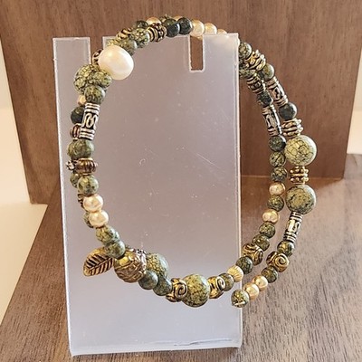 Boho Chic Green Stone Pearl Beaded Memory Wire Wrap Bracelet Fashion Jewelry