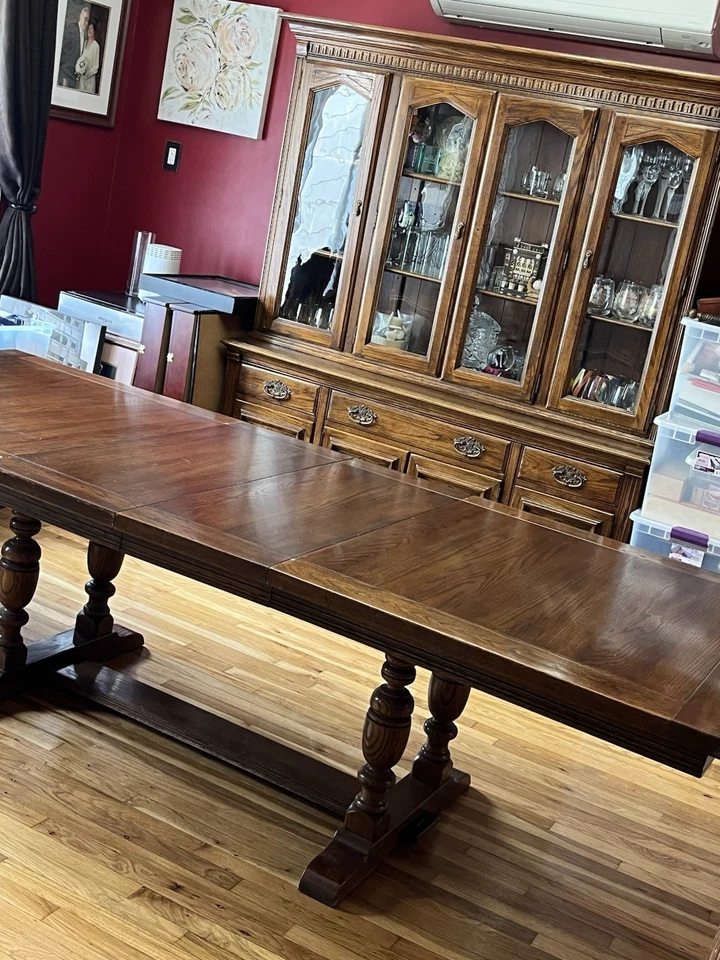 Ethan Allen Royal Charter Oak Jacobean Style Dining Room Set 10 Pieces - Image 4 of 4