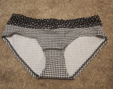 Low-rise Hiphugger White/Black houndstooth print lace Victoria's Secret sz m new