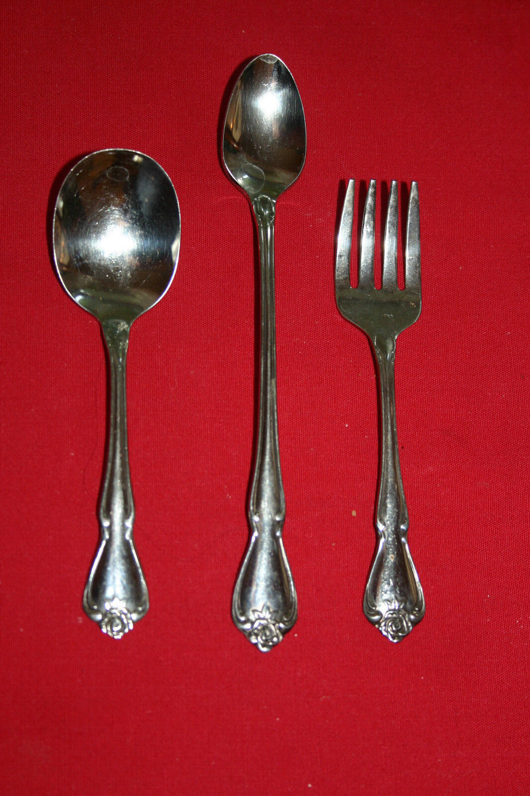 Oneida ARBOR ROSE Stainless TRUE ROSE 1881 Rogers Ltd Silverware