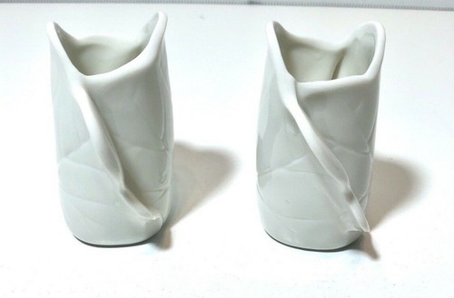 White Flower Pedal Candlesticks Pair of Fitz & Floyd Holder 2.5" H - Picture 2 of 5