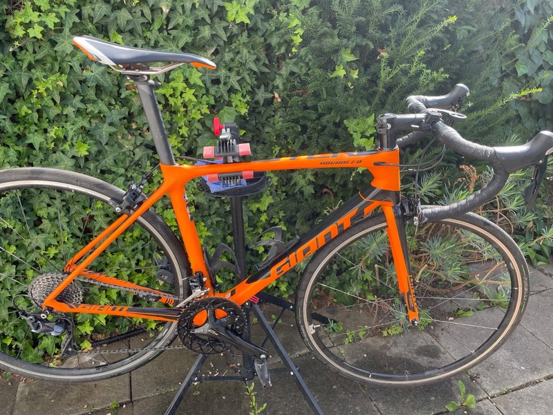 Giant TCR Advanced Pro 2 (2018) Carbon Road Bike Medium(Shimano 105/Ultegra) Rim