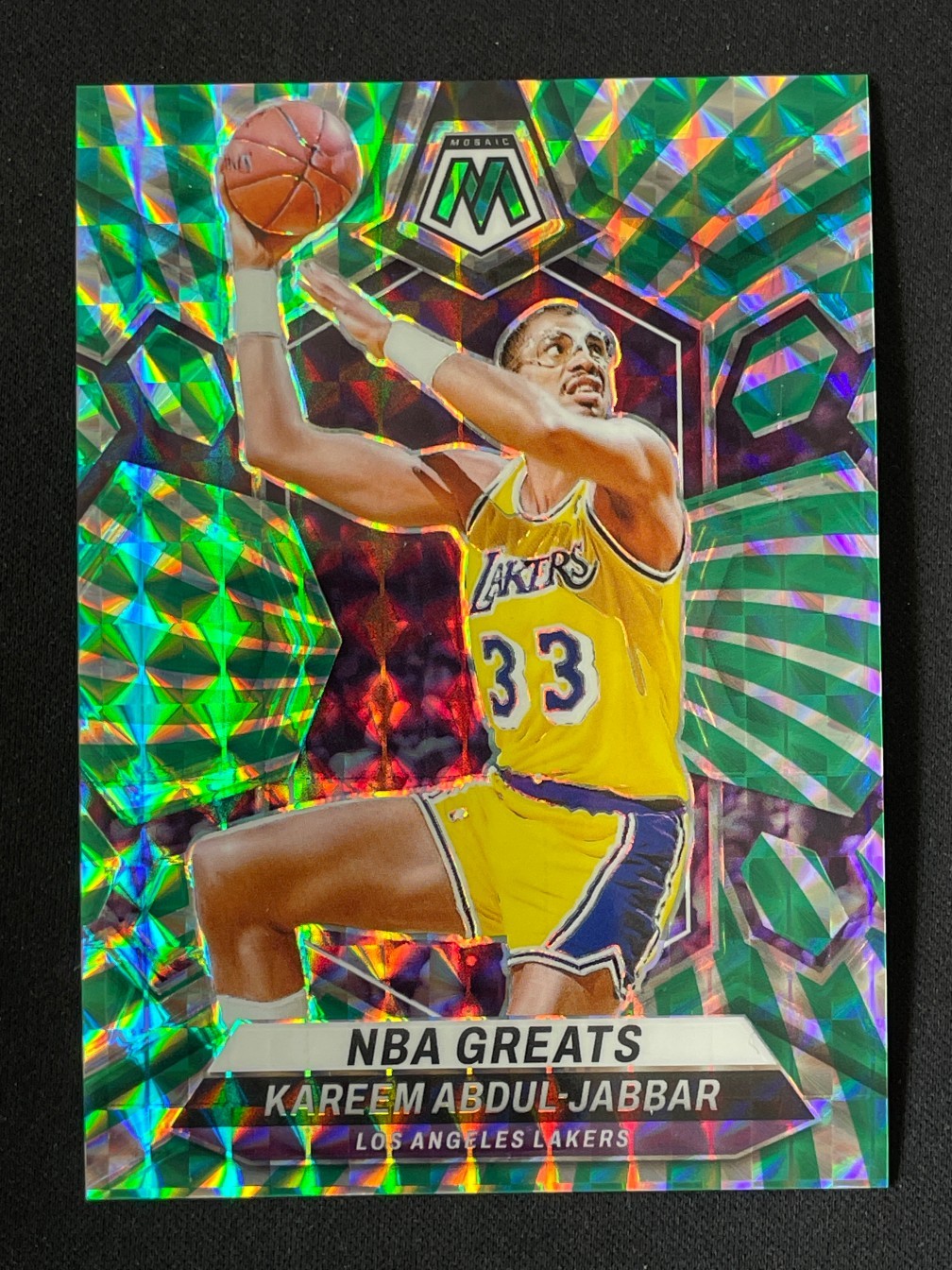 Kareem Abdul-Jabbar 2023-24 Panini Mosaic Green Swirl FOTL 2/3 #299