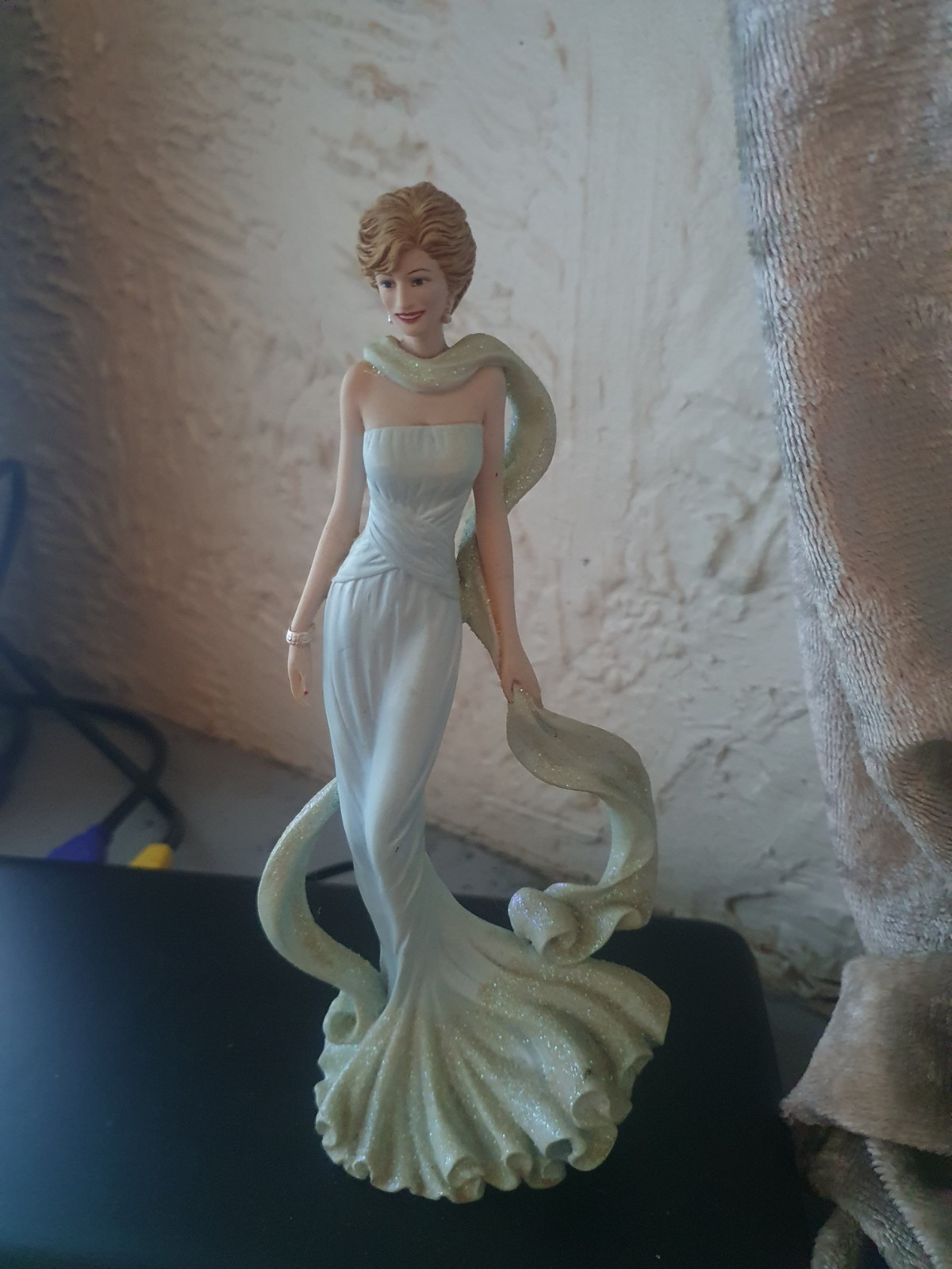 Picture 1 of 2