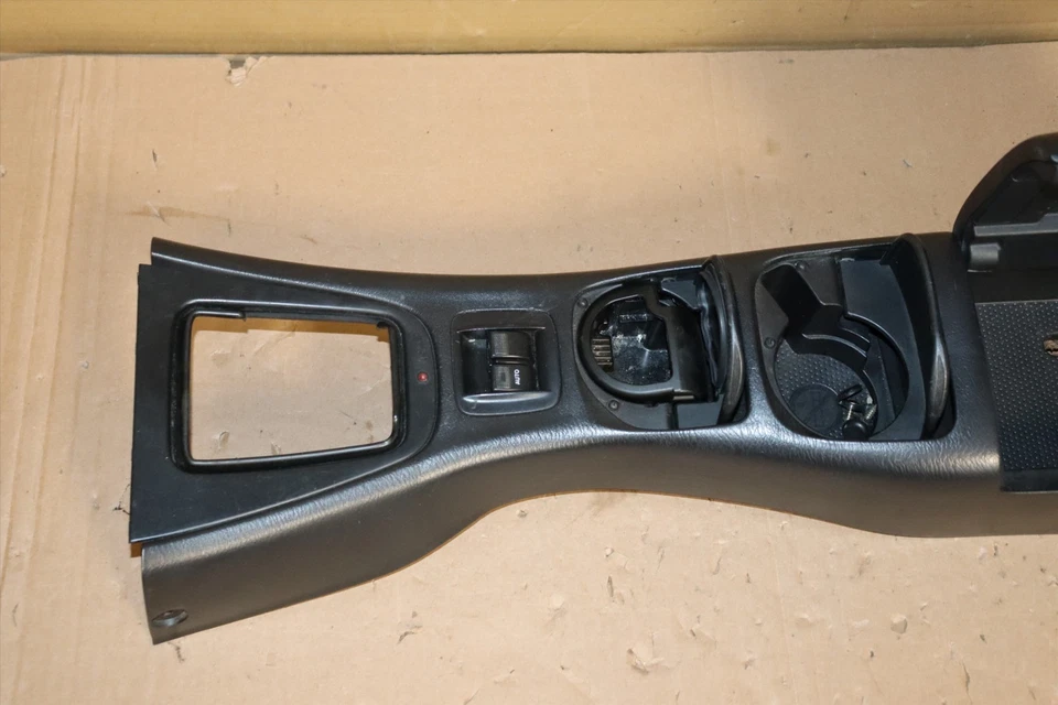2001-2005 Mazda Miata MX-5 центральная консоль переключатель ободок отделка подстаканники - Изображение 3 из 4
