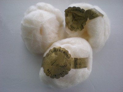 3 Vintage Balls Avona 100% Super Kid Mohair Yarn Off White Made in Italy NEW