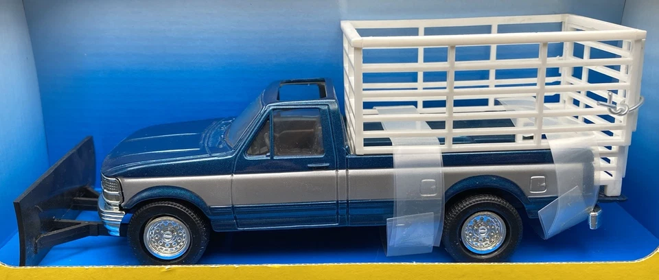 Ertl 1/32 Big Farm Country1994 Ford Pickup w/Snow Plow & Stock Rack NIB - Image 2 of 4
