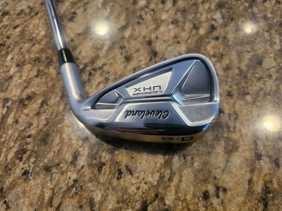 RH Cleveland Launcher UHX 34° 8 Iron Dynamic Gold DST 98 R300 Regular-Flex Steel - Image 3 of 4