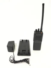 MOTOROLA HT 1000 H01KDC9AA3DN 16 Channels 2 Way Radio w/Antenna,Base Charger,QTY