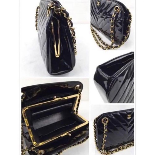 Borsa a tracolla CHANEL in pelle rara chiusura smaltata vintage - Foto 6 di 8