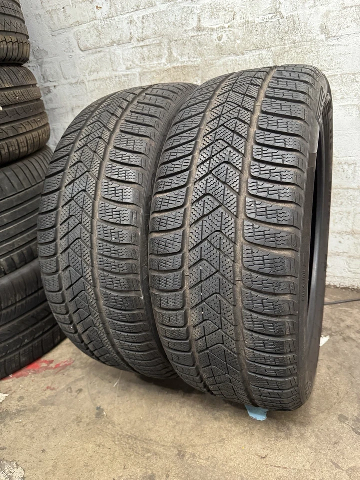 2x235/45/R20 Pirelli Scorpion Winter 5,5-6,2 mm ohne Reparatur 3523. 080904 - Bild 2 von 2