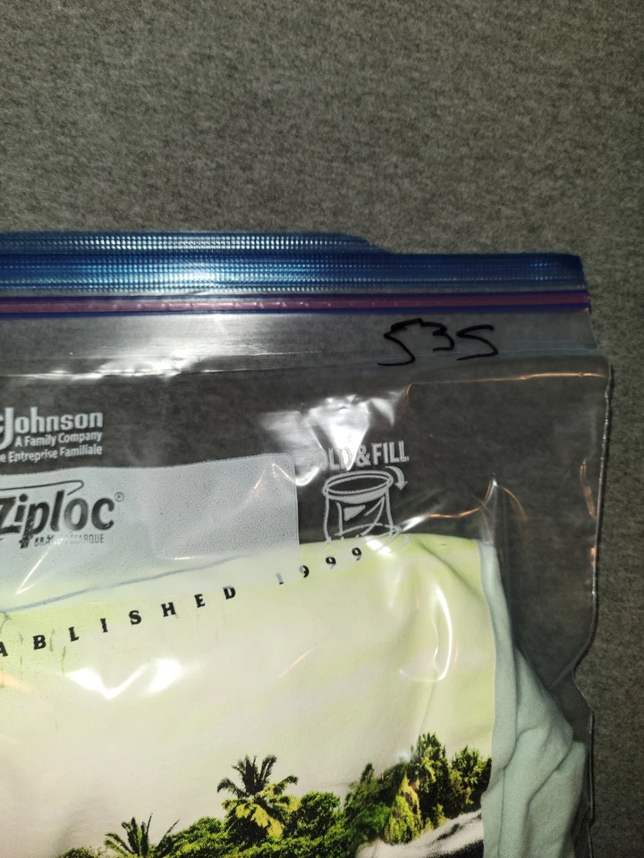 Hurley long sleeve shirt kids X-large (size 13-15) - Image 4 of 4