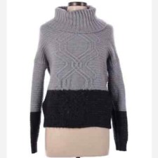 Neiman Marcus Chunky Knit Sweater