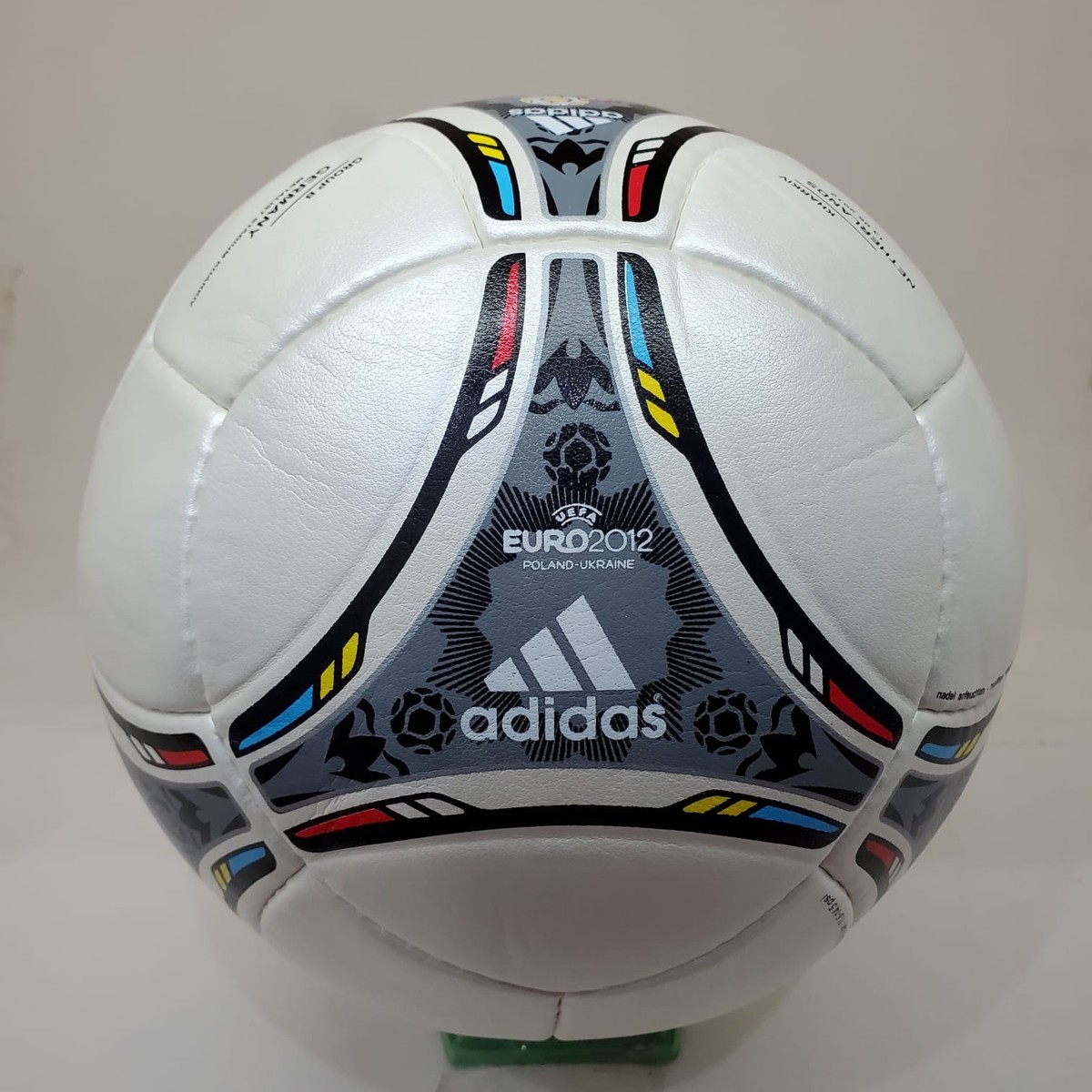  TANGO 12 EURO 2012 公式試合球　サッカーボール Adidas Tango 12 Euro 2012 UEFA Europa League Match Ball Soccer