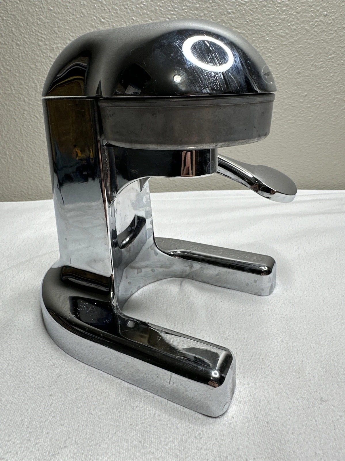Mighty OJ Manual Citrus Juicer Orange Squeezer - Chrome - SOME CORROSION READ
Opens in a new window 