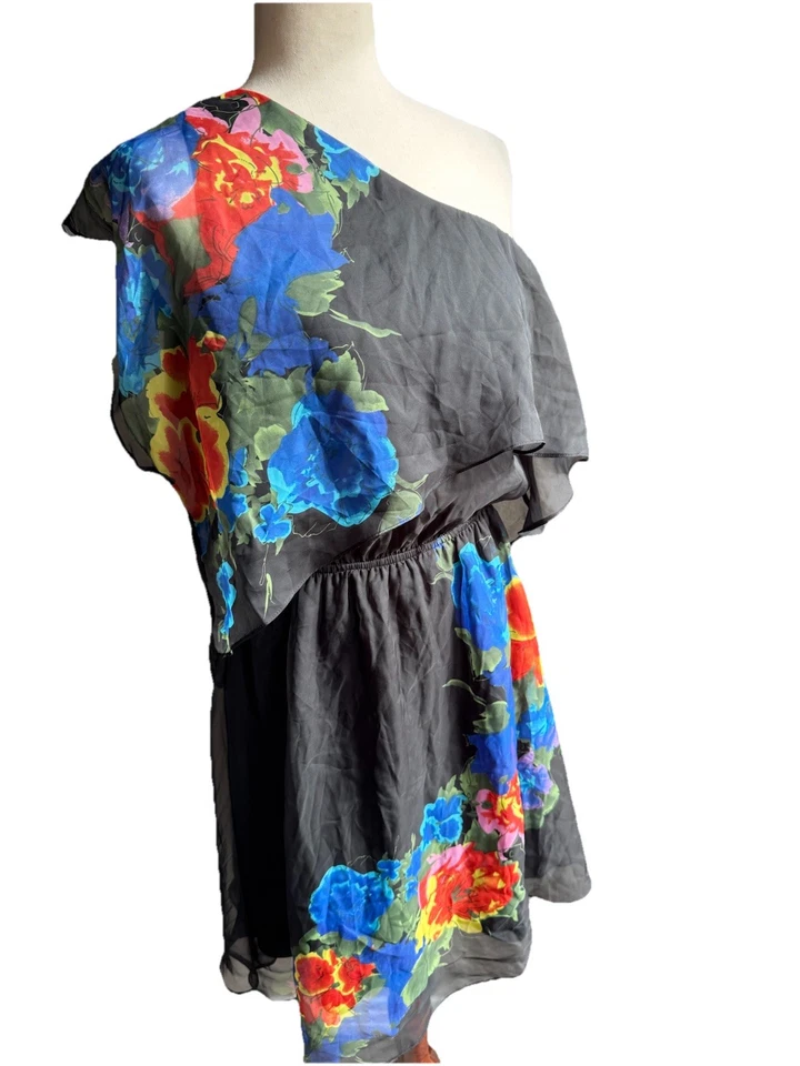 Mini Vestido de Fiesta Y2k Negro Floral Chifón Volantes Un Hombro Mediano Grande 10 Foto 3 de 4