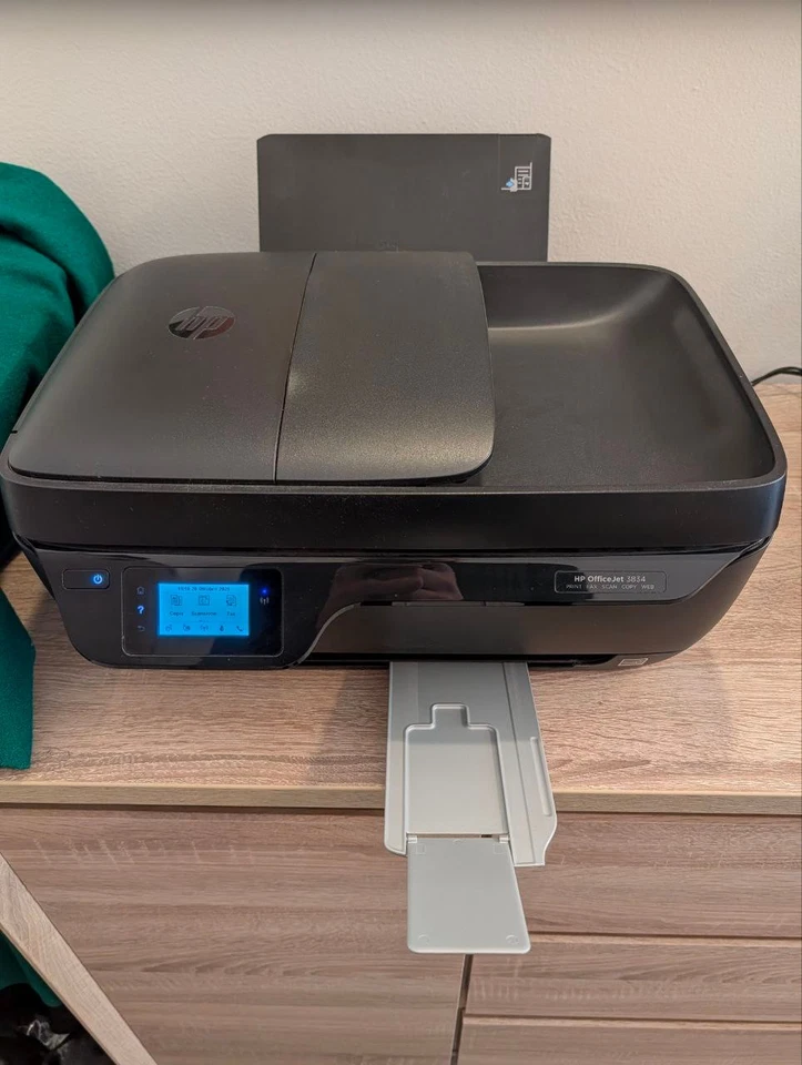 HP Officejet 3834 Stampante Multifunzione a Getto d'Inchiostro Wi-Fi - Image 2 of 4