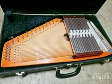 Oscar Schmidt Autoharp + Case