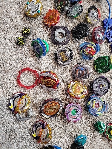 Huge Mixed Lot Of Beyblades, Parts And Launchers Lot Many Metal  - Picture 15 of 16
