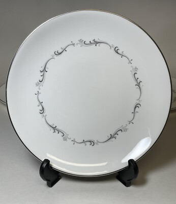 Royal Doulton Coronet Salad Plate H4947 Platinum Trim 8 3/8 