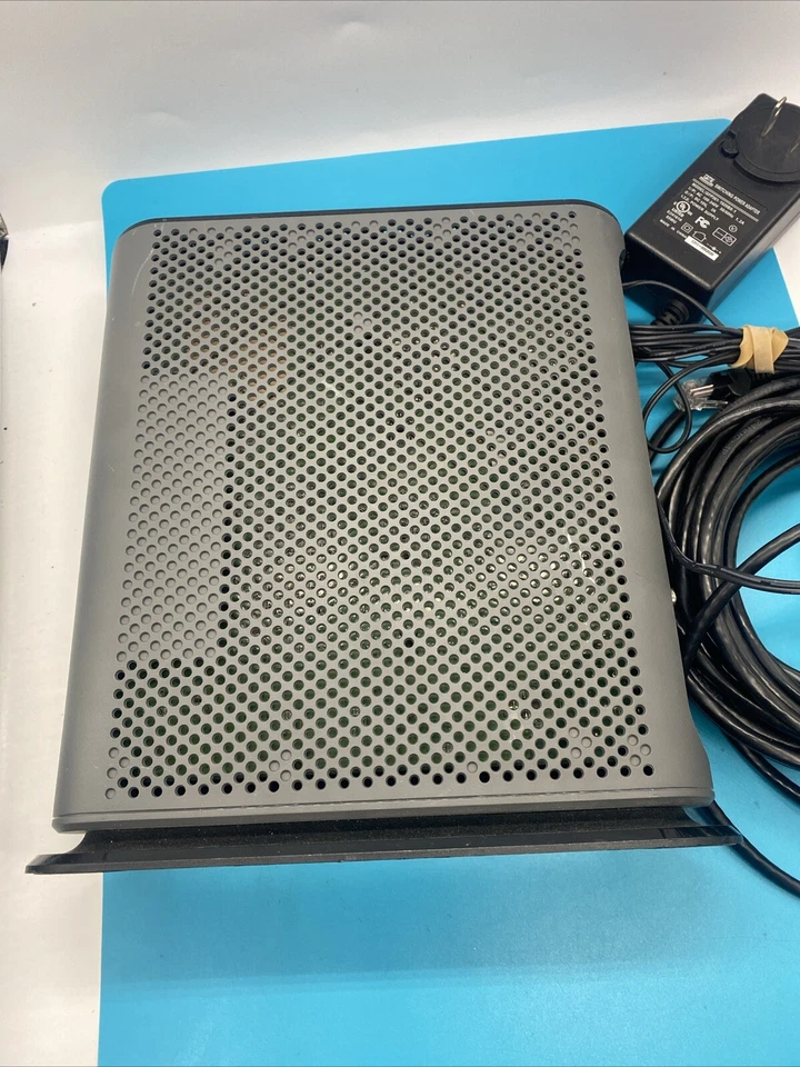 Motorola MG7540 16x4 Cable Modem Plus AC1600 Dual Band Wifi Router - Image 4 of 4