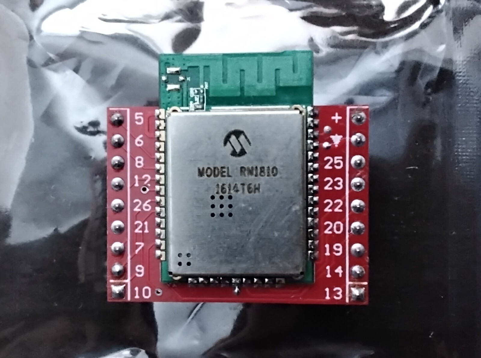 Microchip RN1810 IEEE 802.11b/g/n WiFi Module on PCB IoT wifly