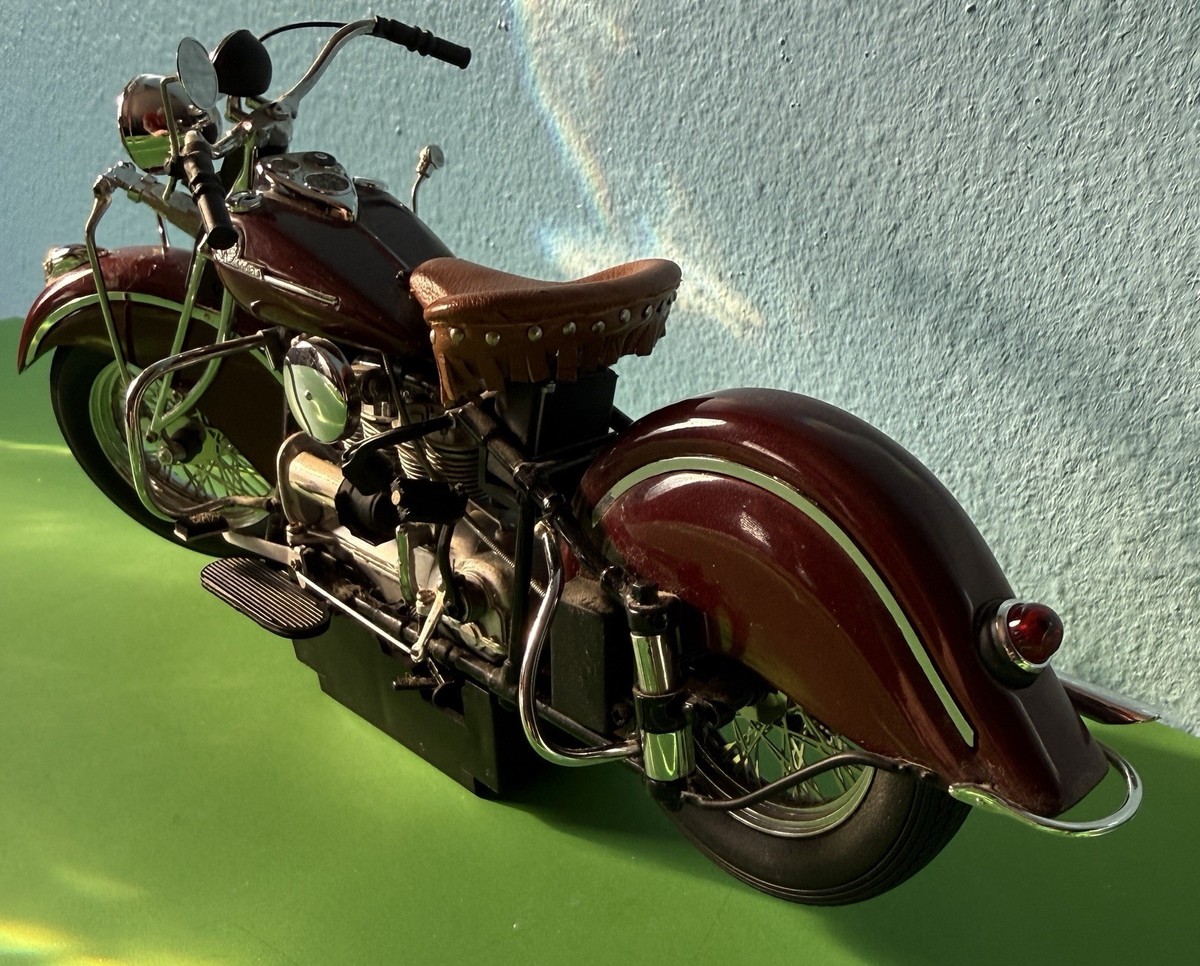 FRANKLIN MINT 1942 442 INDIAN MOTORCYCLE - Precision Die-Cast 1:10 