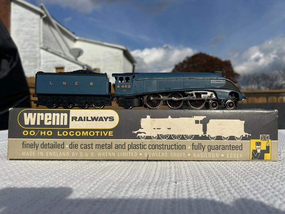 OO Wrenn W2212 A4 Class “Mallard” 4-6-2 Gresley Steam Locomotive - (TESTED NICE) - Image 2 of 4