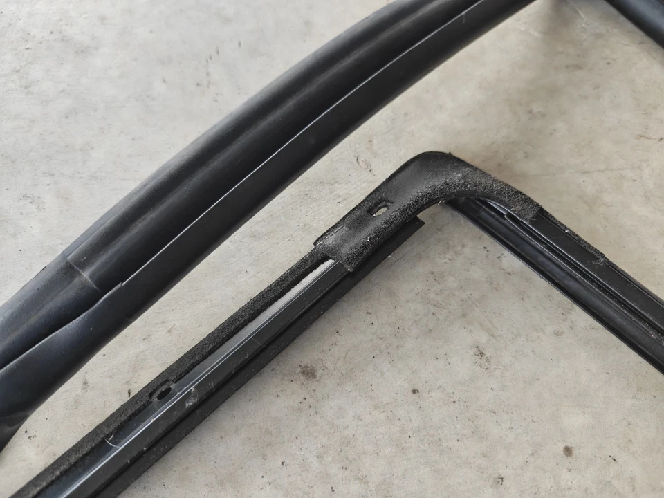 1998-2001 Subaru Impreza купе 2.5RS пассажирской двери окна резиновый уплотнительный кронштейн - Изображение 3 из 4