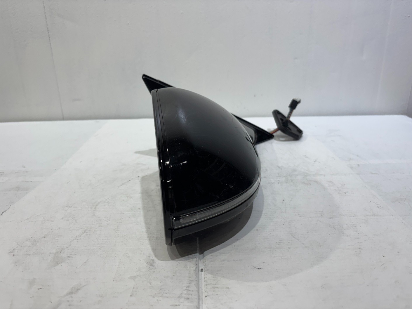 Aston Martin DB11 2017-2024 Right Side mirror P/N HY5317682AD