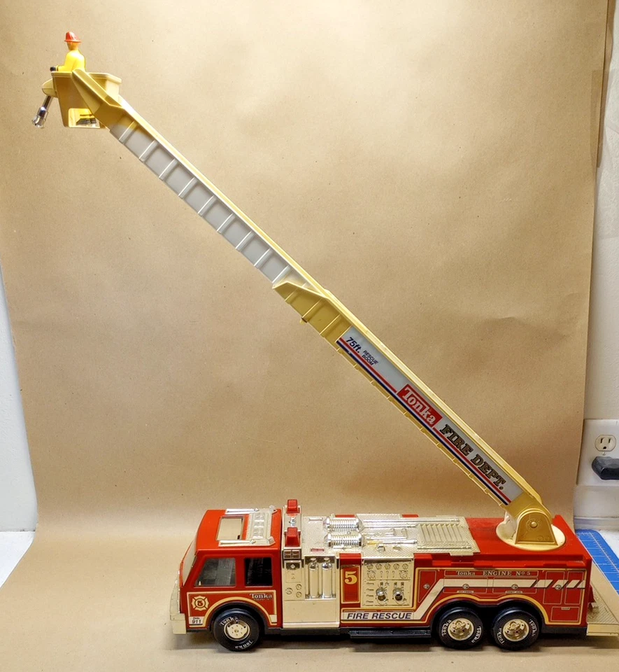 Camión de bomberos Tonka 1993 23" de colección n.º 5 escalera de pluma de rescate #92330 Foto 3 de 4