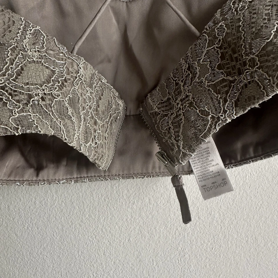 NUEVO SIN ETIQUETAS TOPSHOP Bralette Top Corto de Encaje Metálico Espalda Cruzada en Gris y Plata Foto 4 de 4