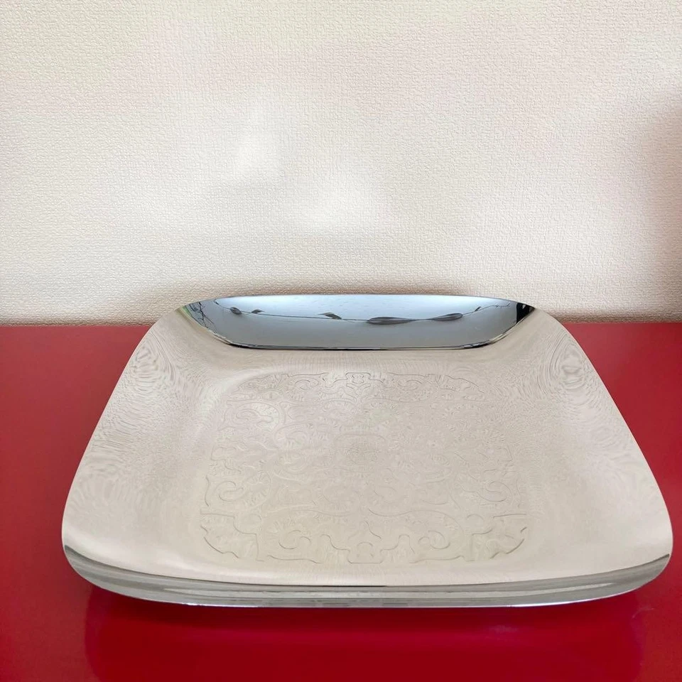 Alessi Dressed Square Vassoio Marcel Wanders 2011 Acciaio inossidabile con sc... - Immagine 4 di 4